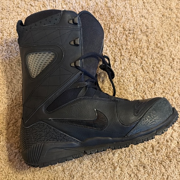 Nike Men’s snowboard boots size 10 - Picture 3 of 5